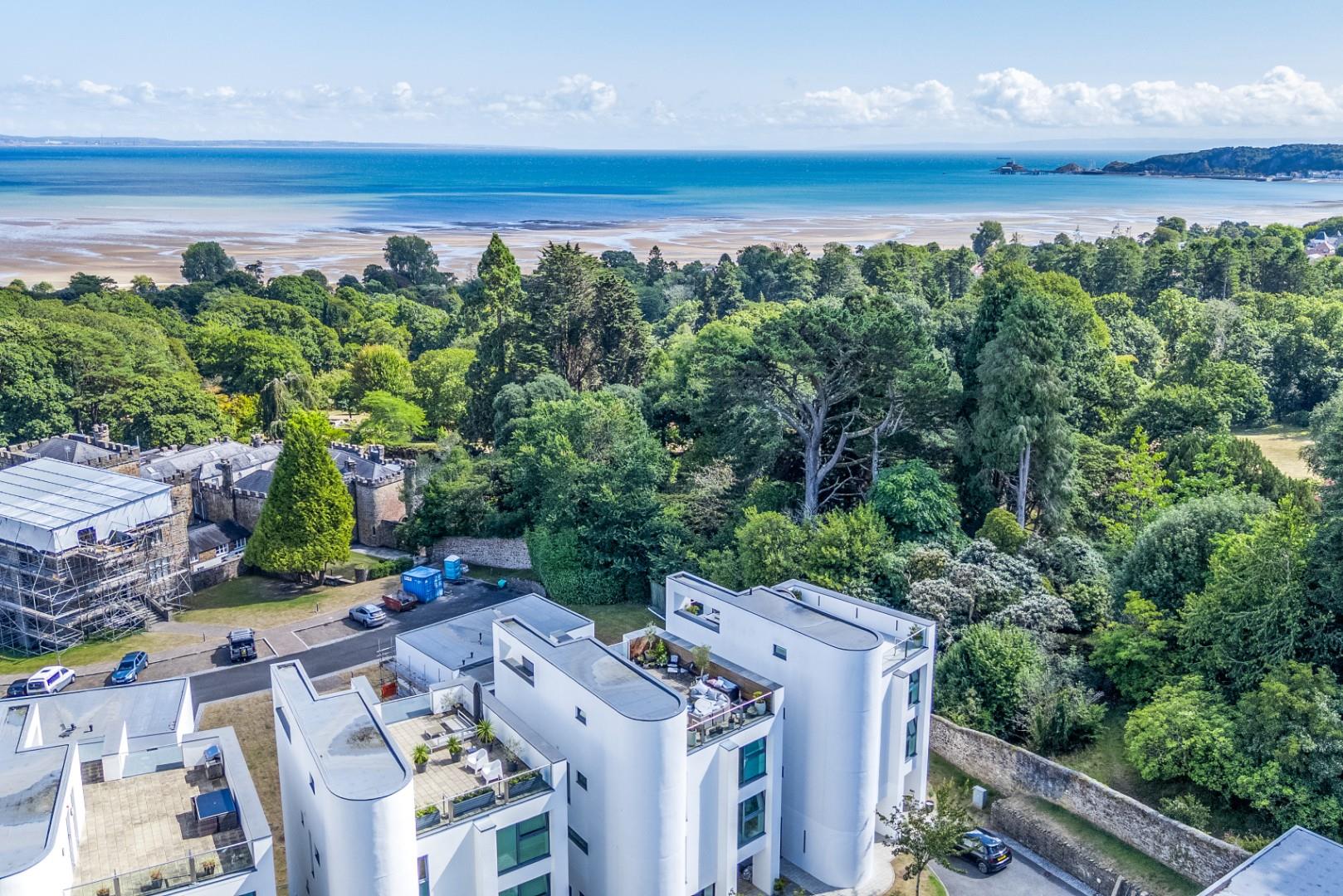 Upper Castle View, Blackpill, Swansea, SA3 5BY